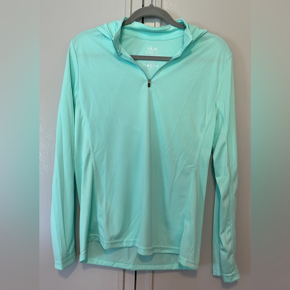 HUK hooded fishing shirt, EUC